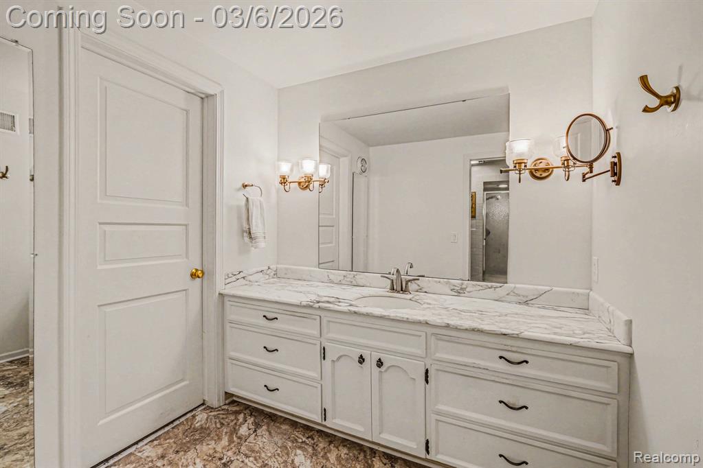 9667 Burning Tree Drive, Grand Blanc, MI 48439 — Photo 28