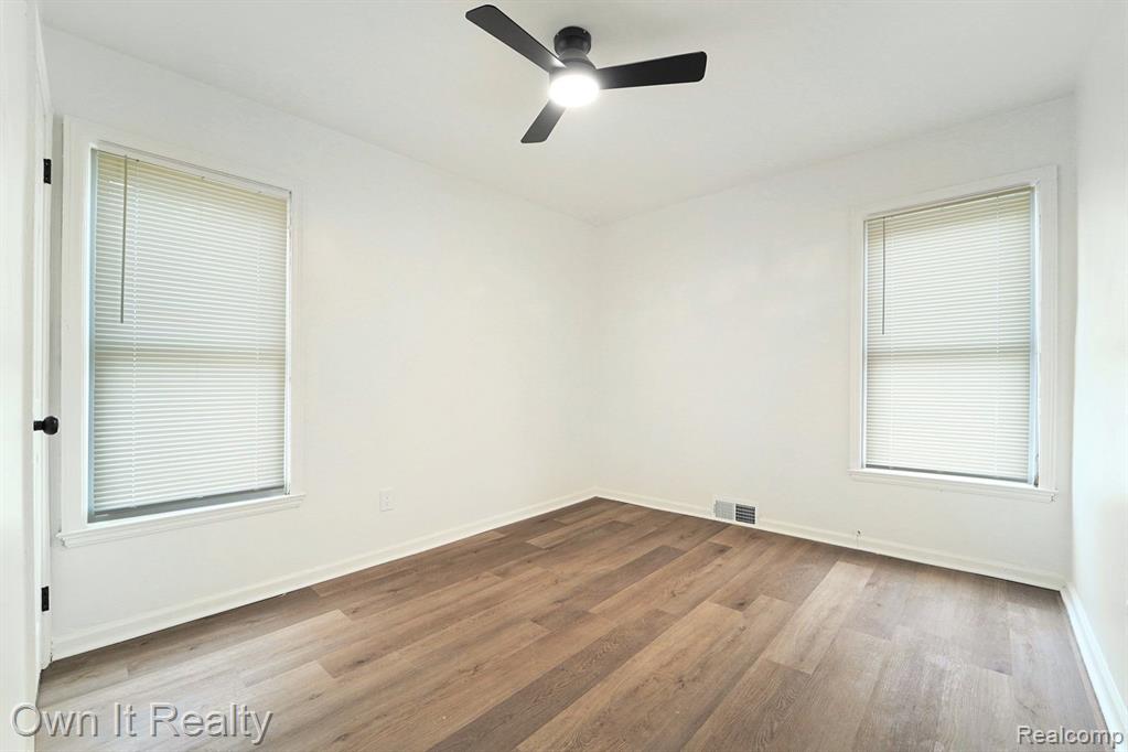 8435 Warwick Street, Detroit, MI 48228 — Photo 9