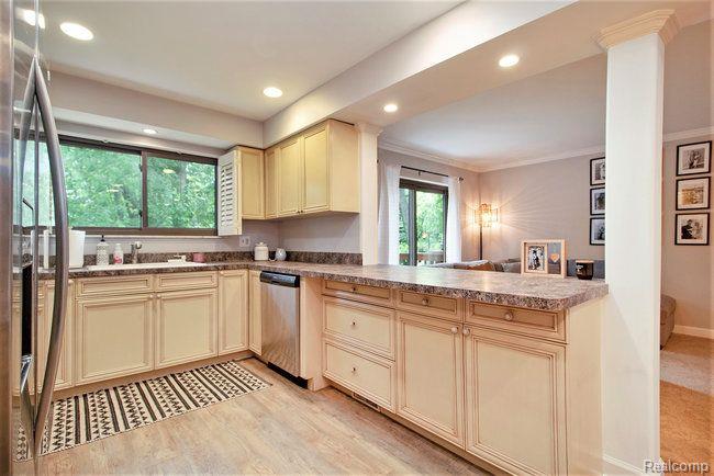 405 Forest Drive, Brighton, MI 48116 — Photo 8