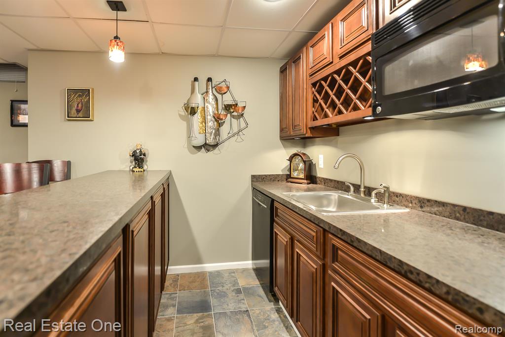 4490 GOLF VIEW Drive, Brighton, MI 48116 — Photo 48