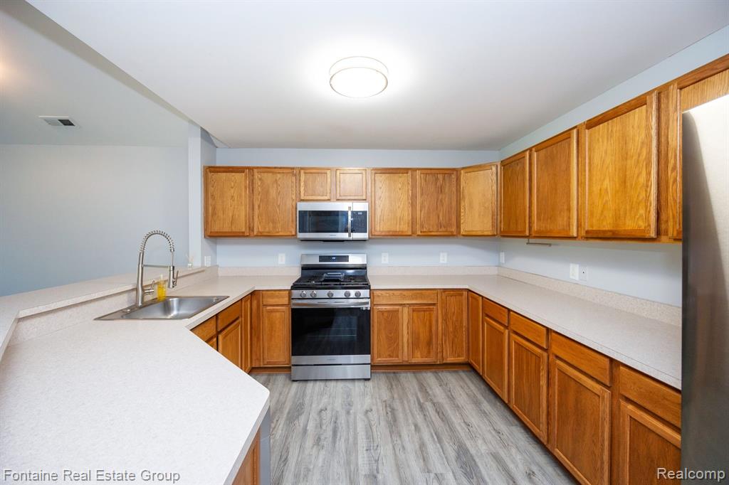 42838 PATTY Lane, Van Buren, MI 48111 — Photo 8