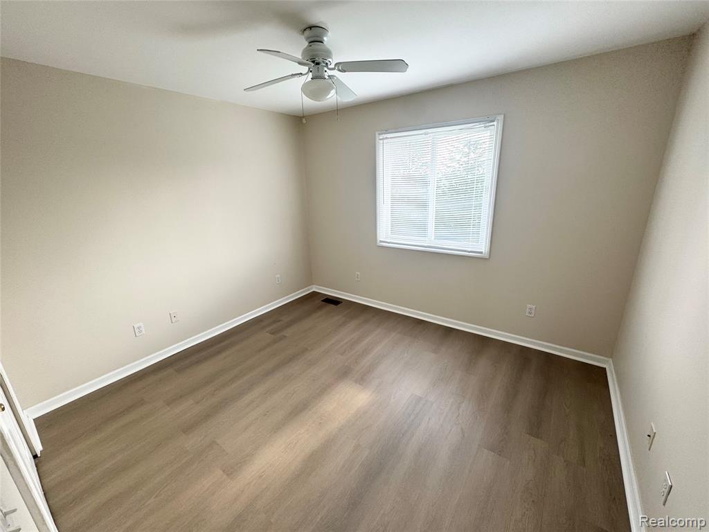 8147 Fox Tail Court, Ypsilanti, MI 48197 — Photo 17