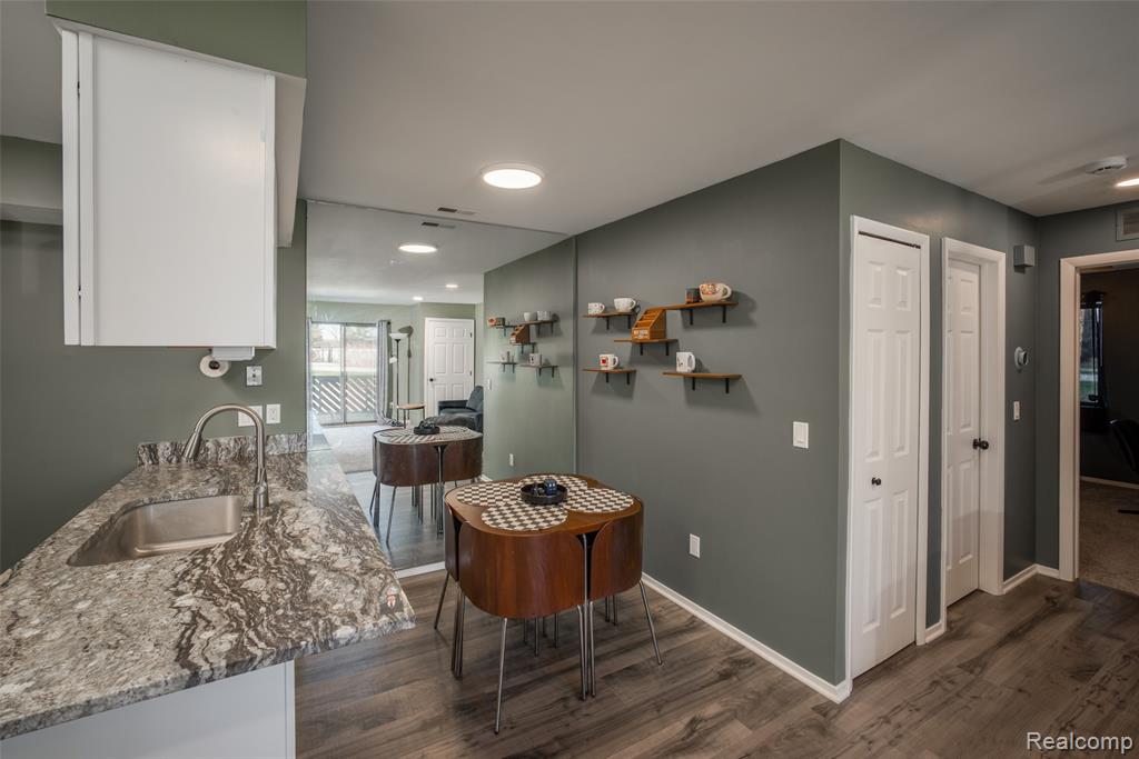 16432 Clarkson Drive, 61, Fraser, MI 48026 — Photo 6