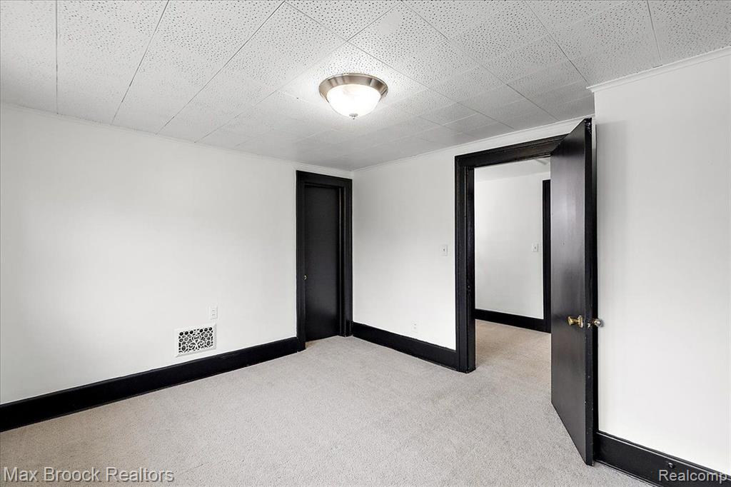 503 N WASHINGTON Avenue, Royal Oak, MI 48067 — Photo 25