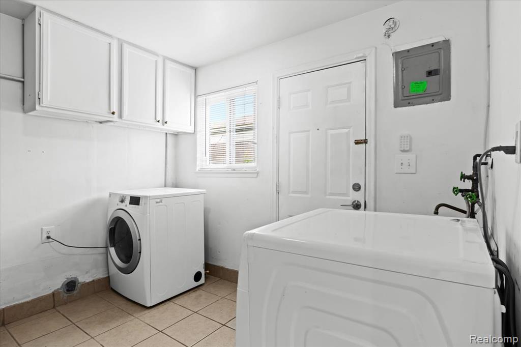 8111 Timken Avenue, Warren, MI 48089 — Photo 14