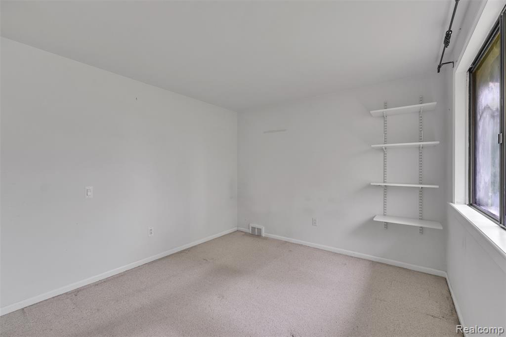 5772 Perrytown Drive, West Bloomfield, MI — Photo 31