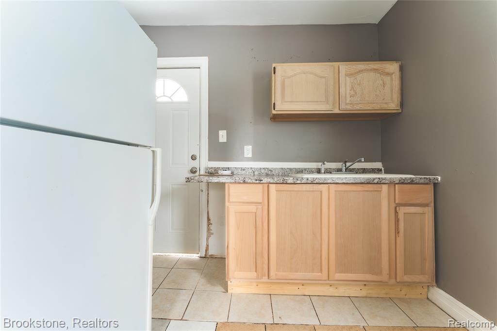 744 Saint Clair Street, Pontiac, MI 48340 — Photo 8