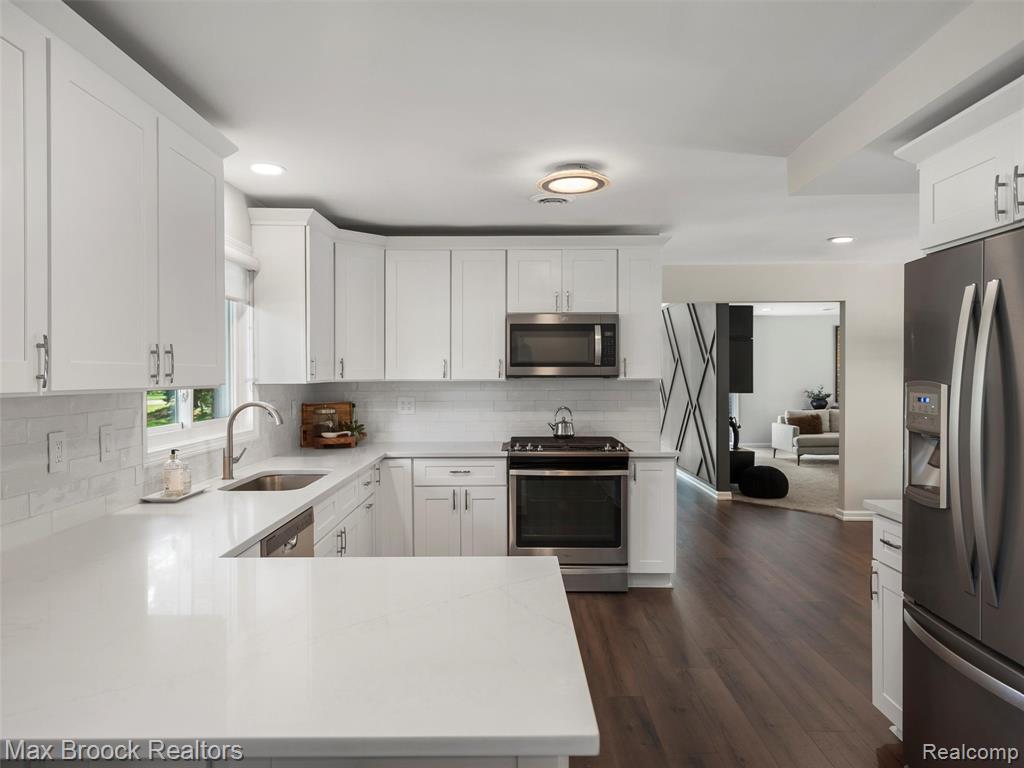 4740 Burnley Drive, Bloomfield Hills, MI 48304 — Photo 8
