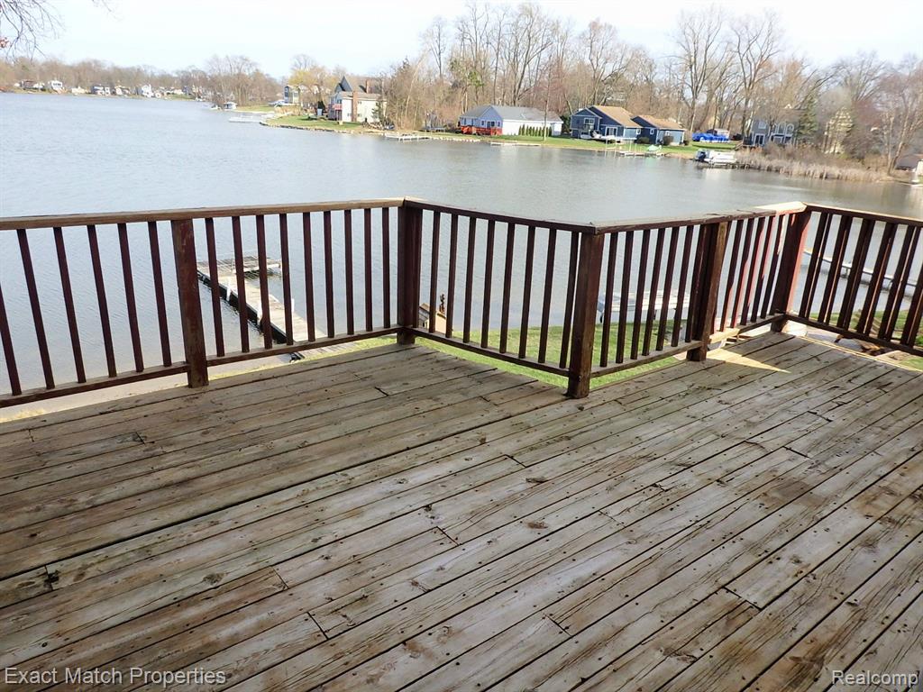 925 MALLOCK Road, White Lake, MI — Photo 34