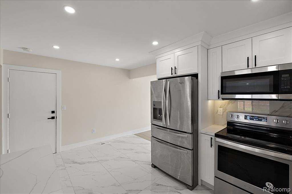 47349 Nita Drive, Utica, MI 48317 — Photo 14