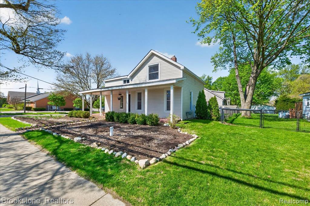 207 N Church, Ortonville, MI 48462 — Photo 2