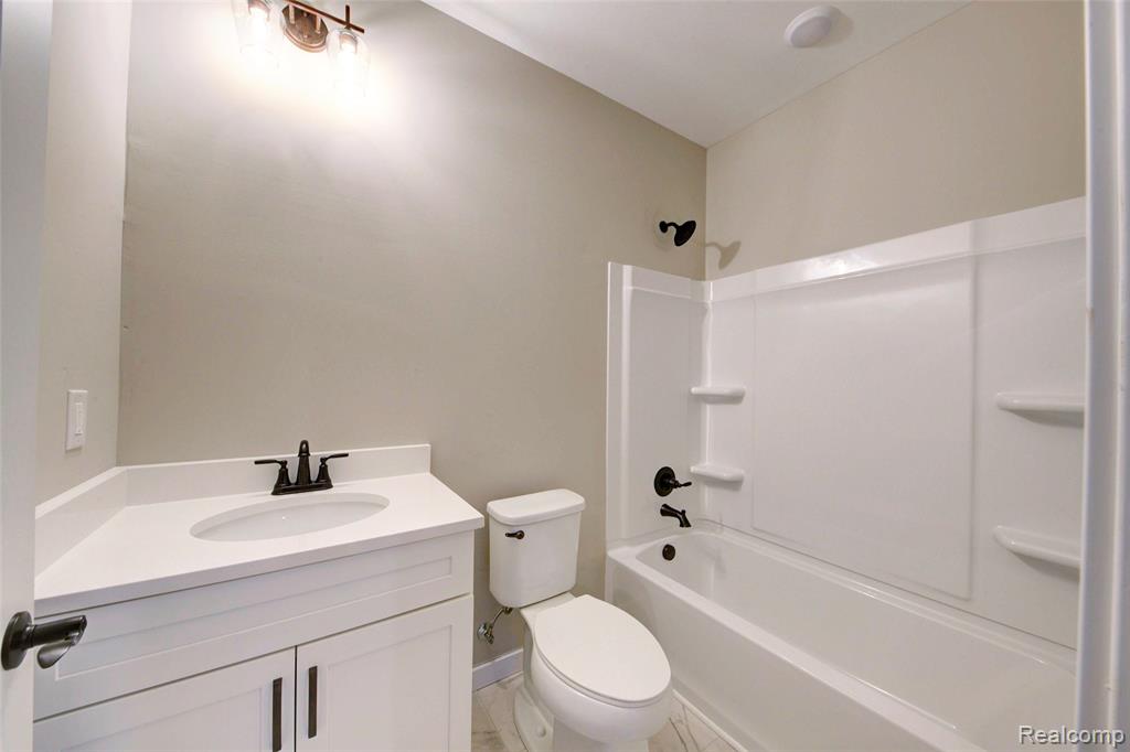 688 Round Rock Drive, Howell, MI 48843 — Photo 51