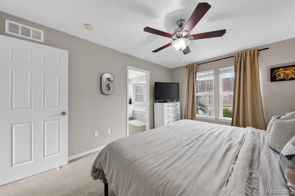 4554 Hunters Circle E, Canton, MI 48188 — Photo 20