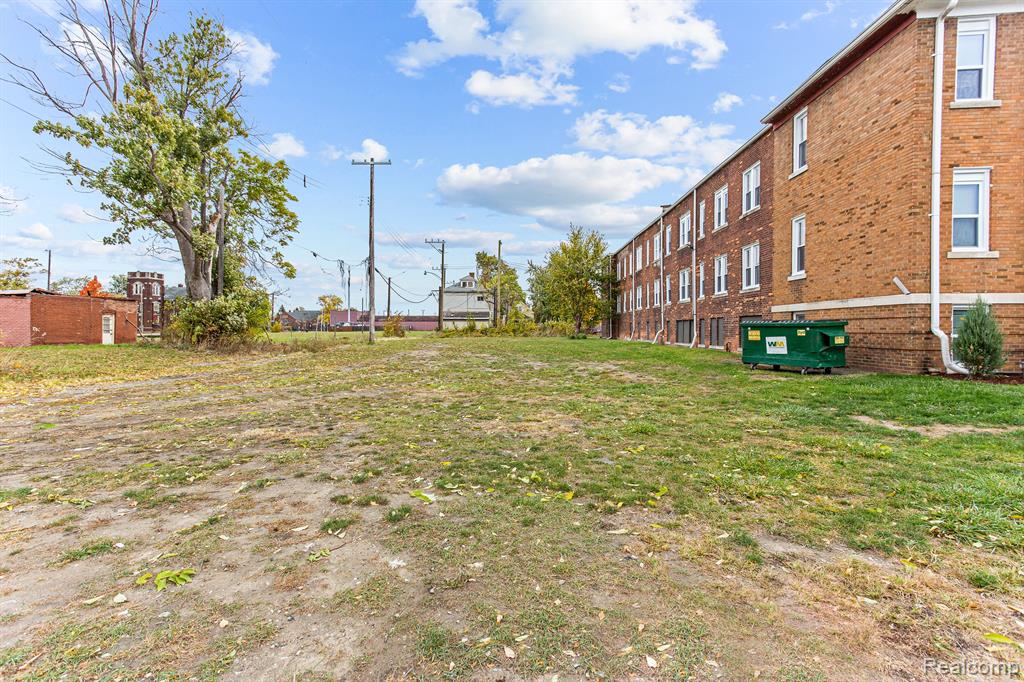 3550 Montclair Street, Detroit, MI 48214 — Photo 71