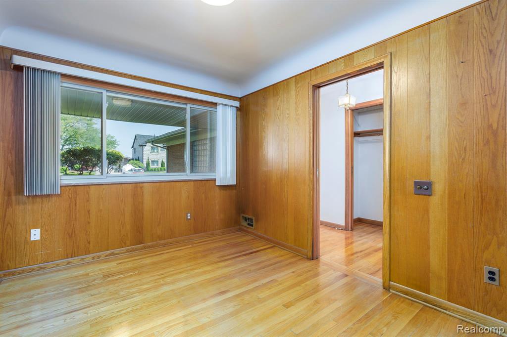 22606 Ardmore Park Drive, Saint Clair Shores, MI 48081 — Photo 37