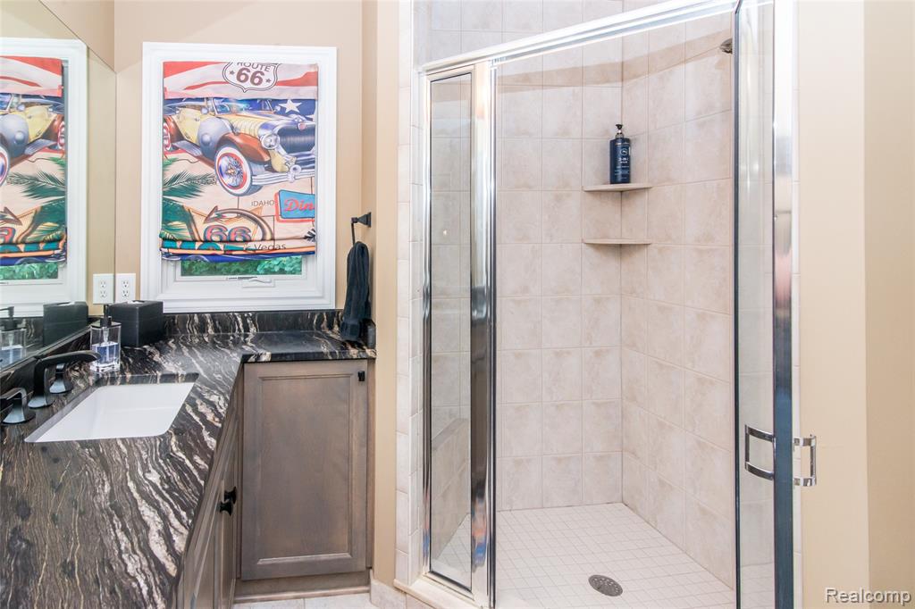 3166 W Beach Lake Drive, Milford, MI, 48380