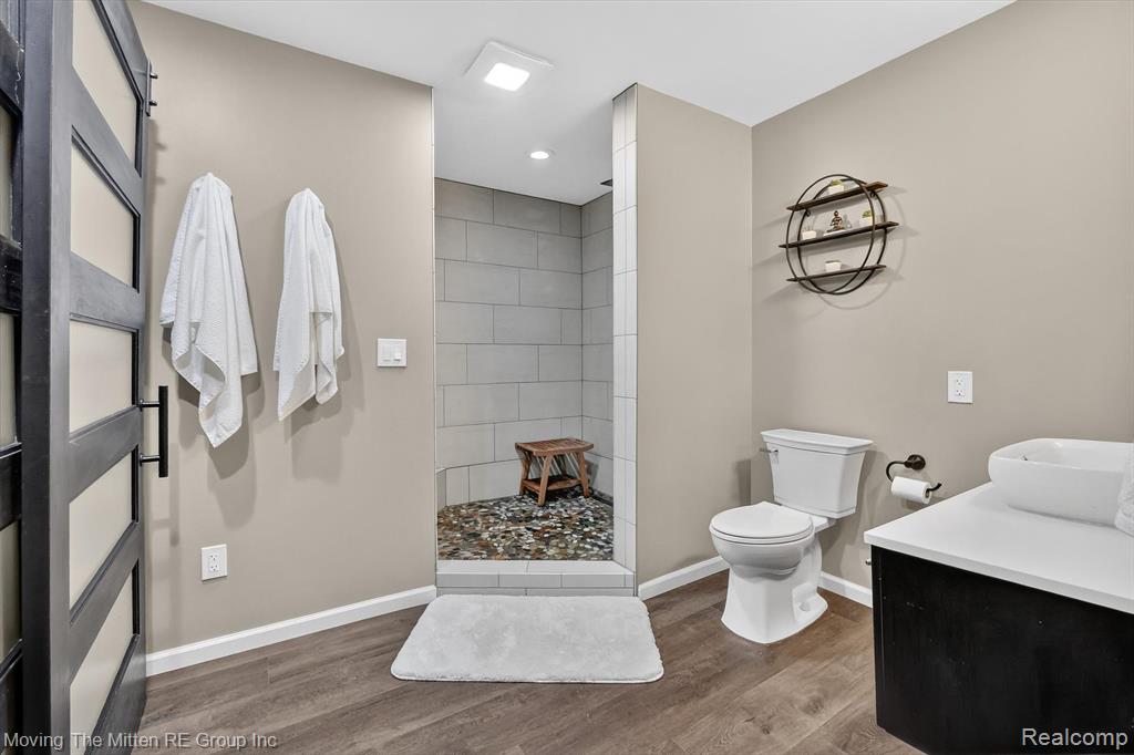 10129 Walnut Shores Drive, Fenton, MI 48430 — Photo 26