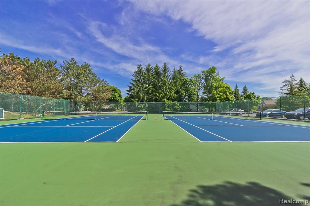 881 Tartan Trail, Bloomfield Hills, MI 48304 — Photo 40
