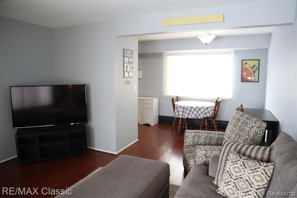 8149 Huntington Street, 12, Westland, MI — Photo 5