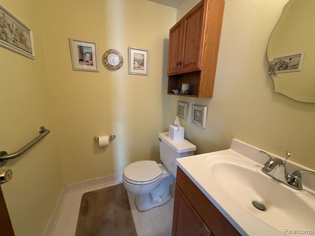 774 COUNTRY CLUB Drive, Saint Clair Shores, MI 48082 — Photo 22