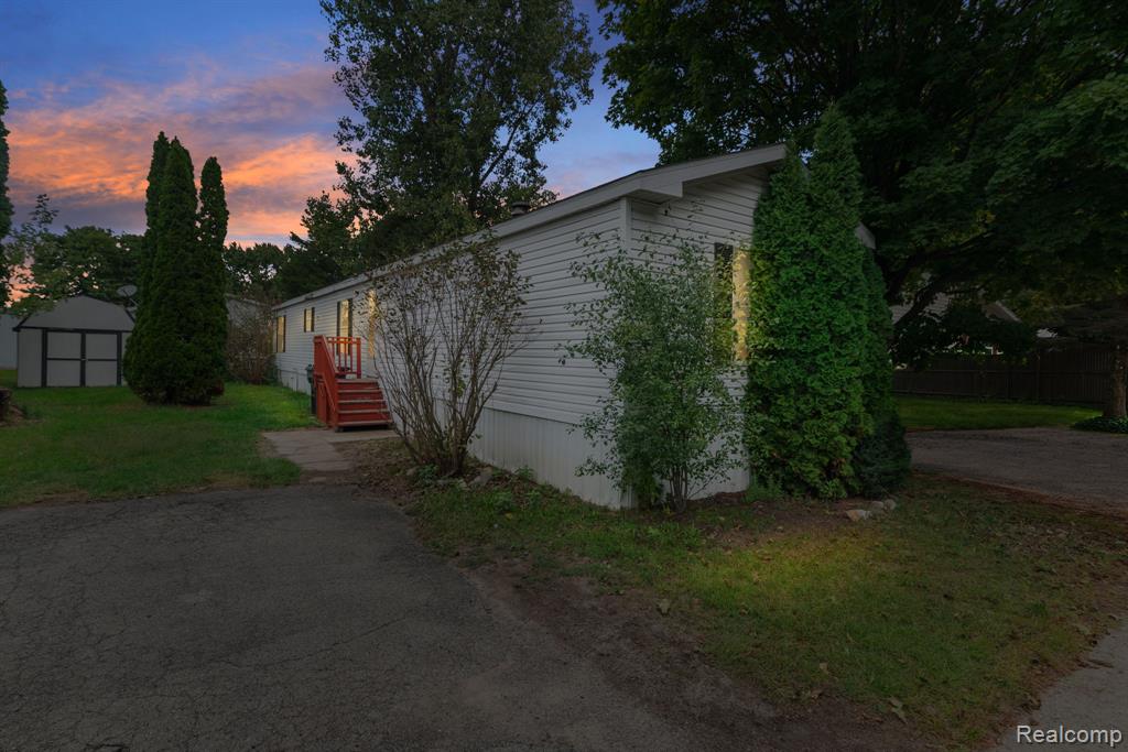 351 North Squirrel, 261, Auburn Hills, MI 48326