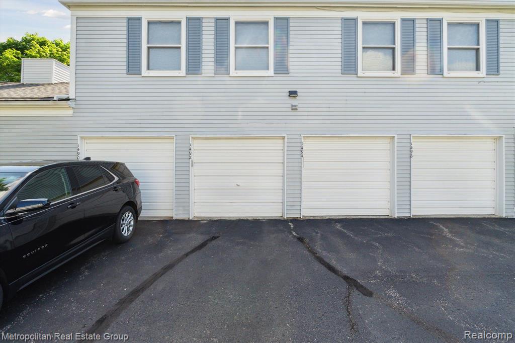 1492 MARINER Drive, Walled Lake, MI 48390 — Photo 19