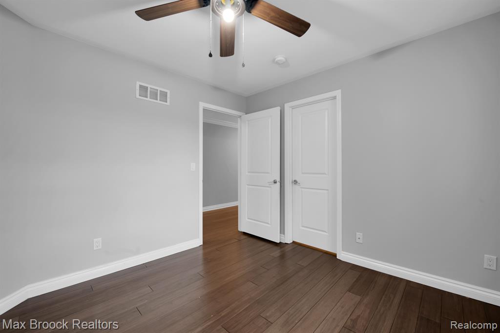 8330 COOLEY LAKE Road, Commerce Twp, MI 48382 — Photo 23