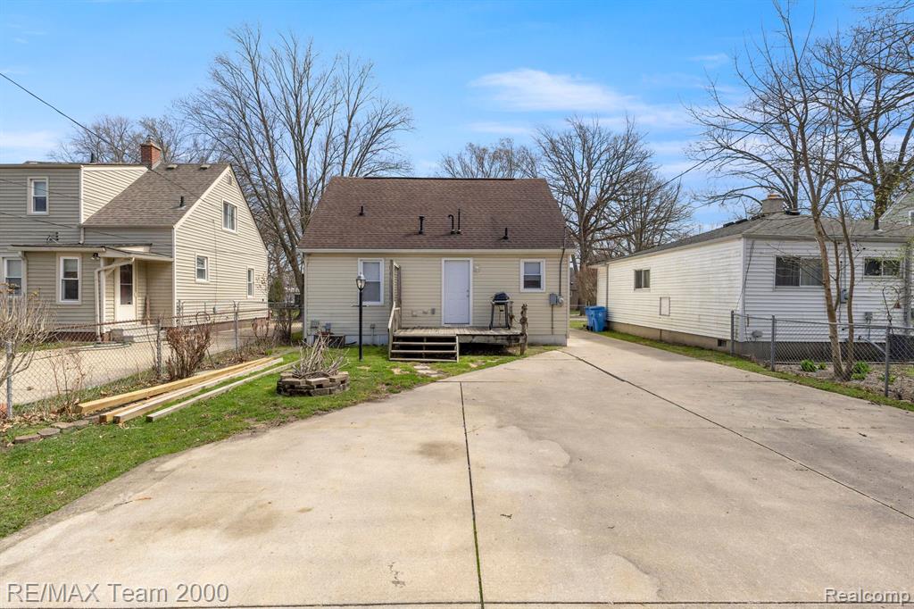 4540 FLEMING Street, Dearborn Heights, MI 48125 — Photo 28