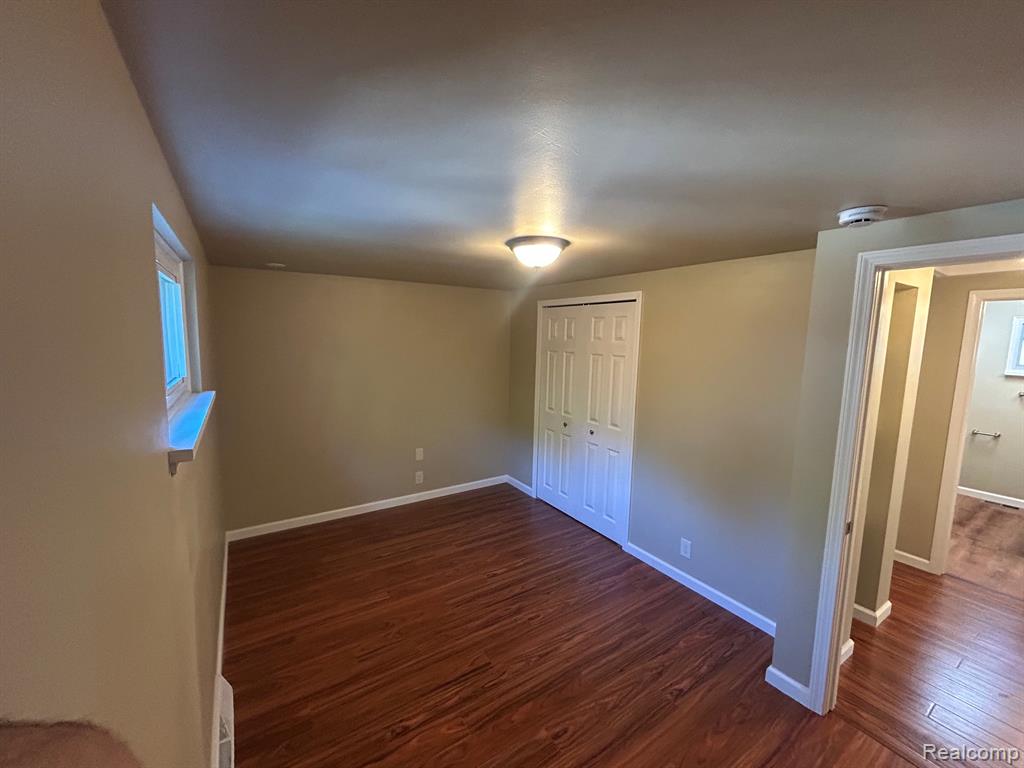 6182 Surrey Lane, Burton, MI 48519 — Photo 14