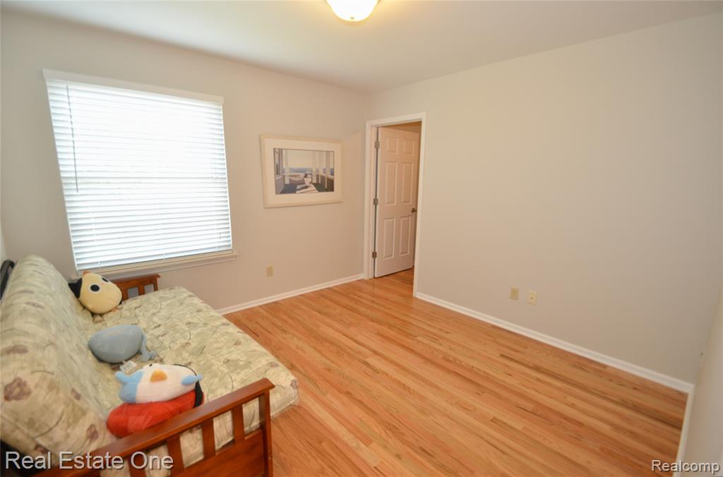 2092 Westview Court, Orion, MI — Photo 24