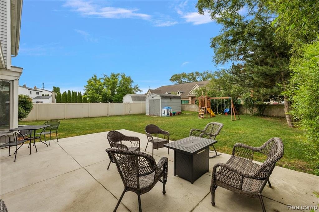 43456 Hartwick Drive, Sterling Heights, MI 48313 — Photo 35