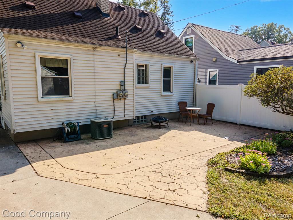501 E Sunnybrook Drive, Royal Oak, MI 48073 — Photo 32