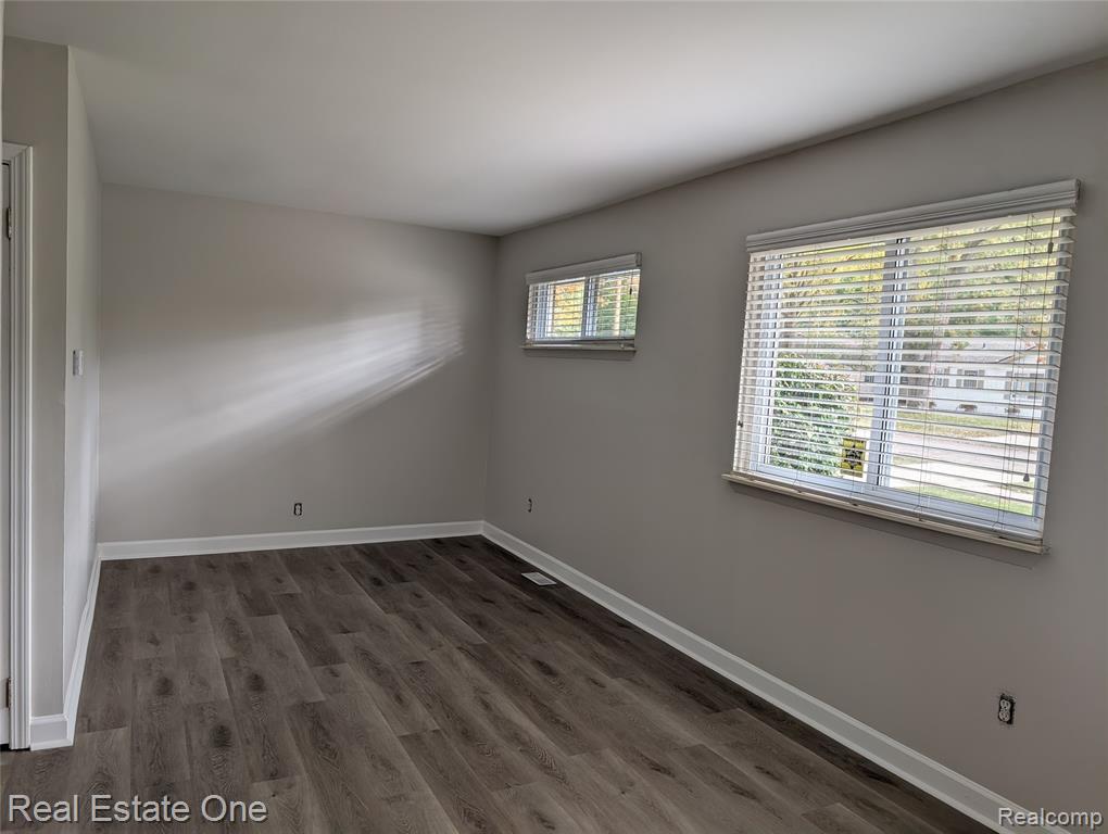 6015 N Globe Street, Westland, MI — Photo 5