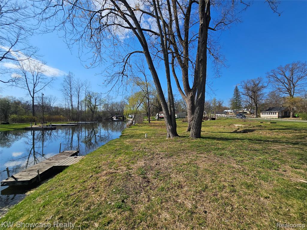 4120 Navarra Court, White Lake, MI 48383 — front exterior