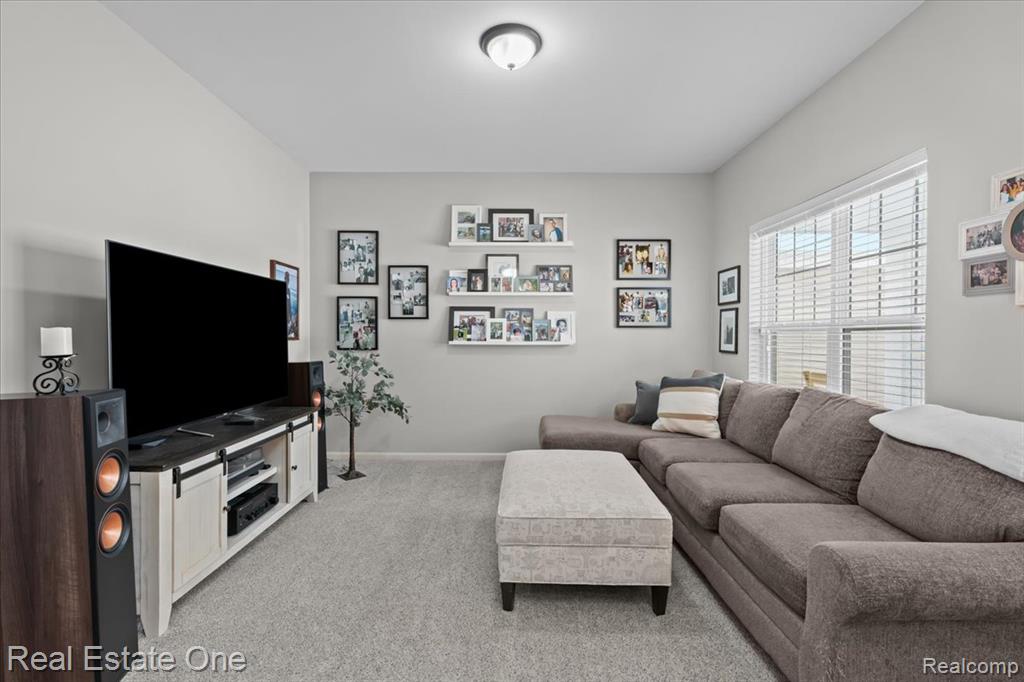 924 Riverstone Court, Milford, MI 48381 — Photo 8