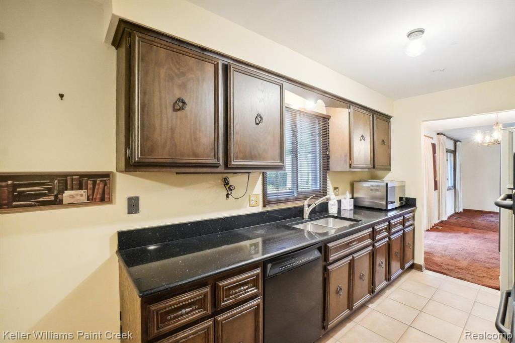 47955 BEN FRANKLIN Drive, Shelby Twp, MI 48315 — Photo 18