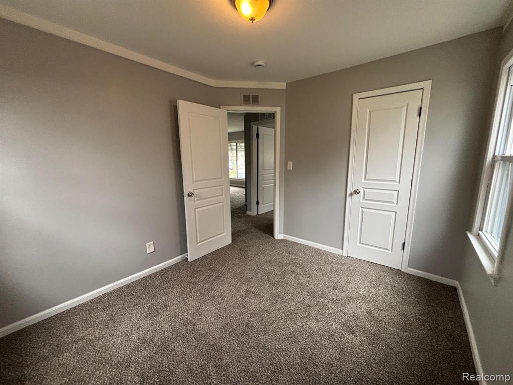 8065 PROSPECT Avenue, Warren, MI 48089 — Photo 9