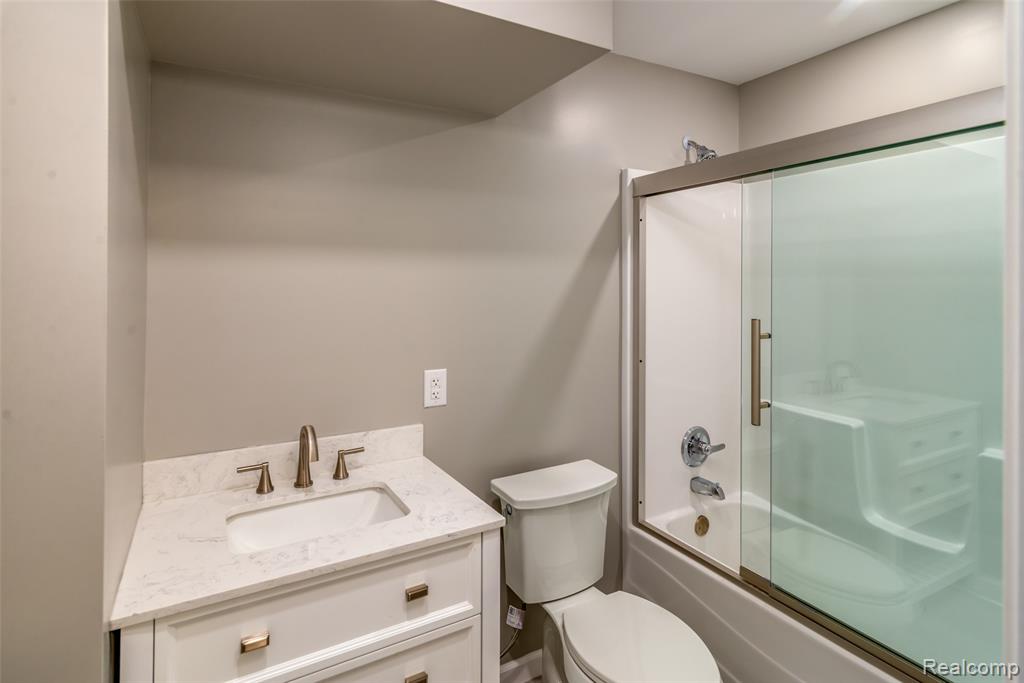 4340 Creedmore Street, Commerce Twp, MI 48382 — Photo 9