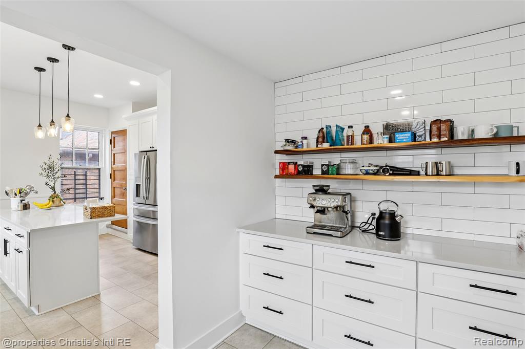610 Chicago Boulevard, Detroit, MI 48202 — Photo 13