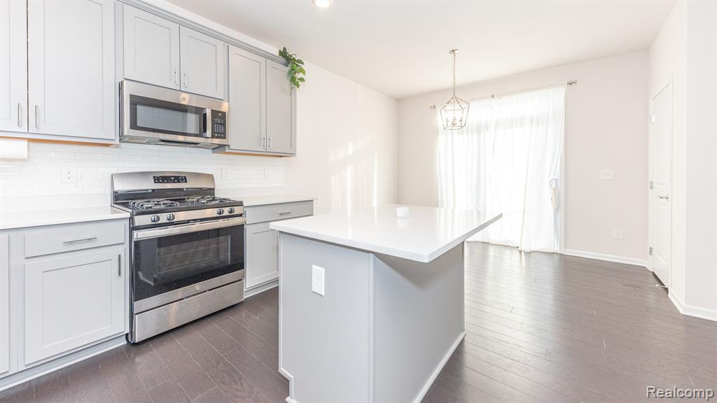 49685 LANTERN Way, Canton, MI 48188 — Photo 5