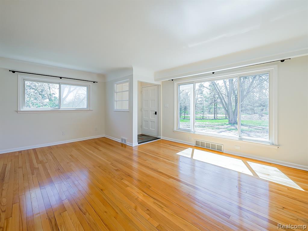 8701 Brookville Road, Plymouth, MI 48170 — Photo 2