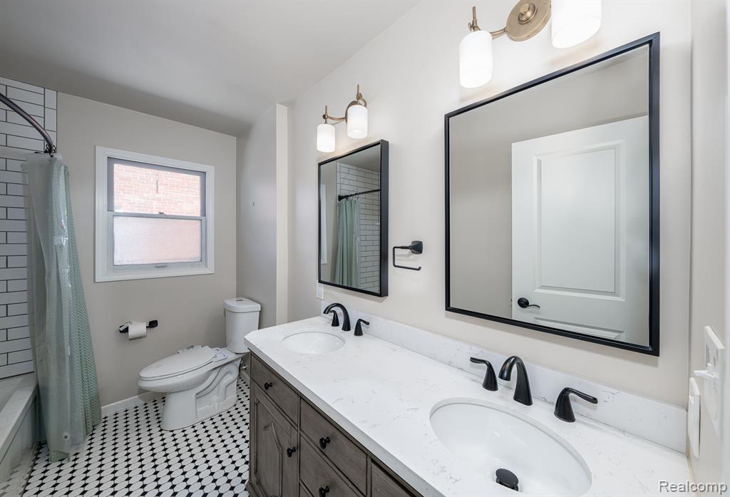 8614 GRAYFIELD Street, Dearborn Heights, MI 48127 — Photo 12