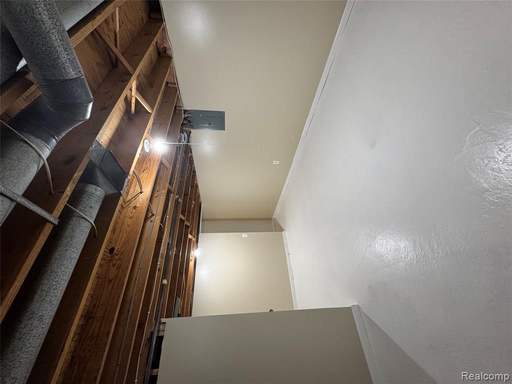 39547 Heatherheath Drive, Clinton Twp, MI 48038 — Photo 19