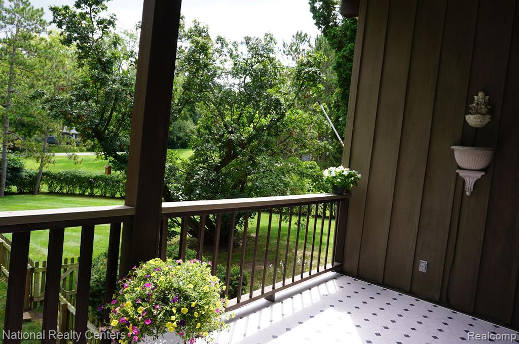 4858 GRANDVIEW Drive, Ypsilanti, MI 48197 — Photo 10