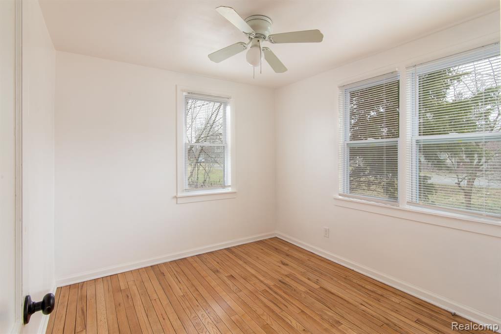 651 N IVANHOE Avenue, Ypsilanti, MI 48198 — Photo 11