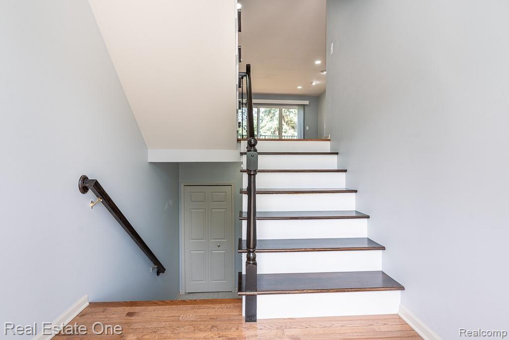 6963 Edgewater Drive, Troy, MI 48085 — Photo 21