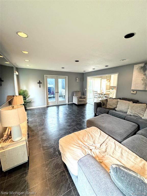 704 Wilkshire Court, Grand Blanc, MI 48439 — Photo 15