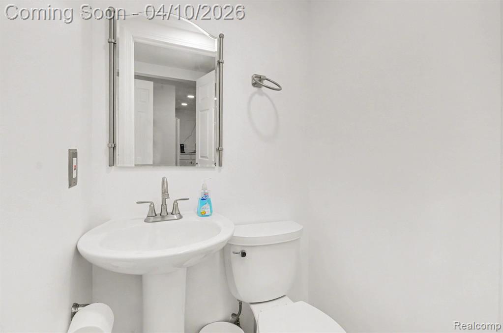 211 Cardinal Street, Commerce Twp, MI 48382 — Photo 8
