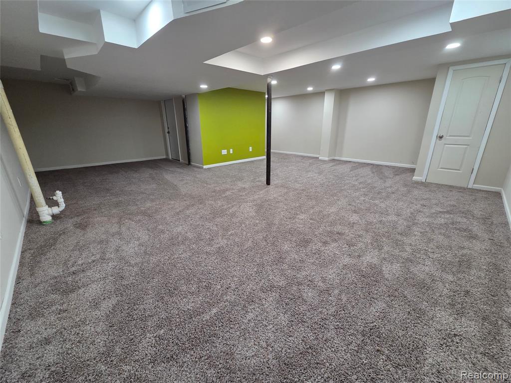 6076 Glen Eagles Drive, West Bloomfield, MI 48323 — Photo 44