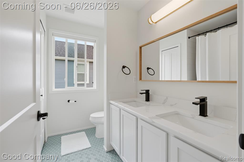 8431 Kenberton Drive, Oak Park, MI 48237 — Photo 26